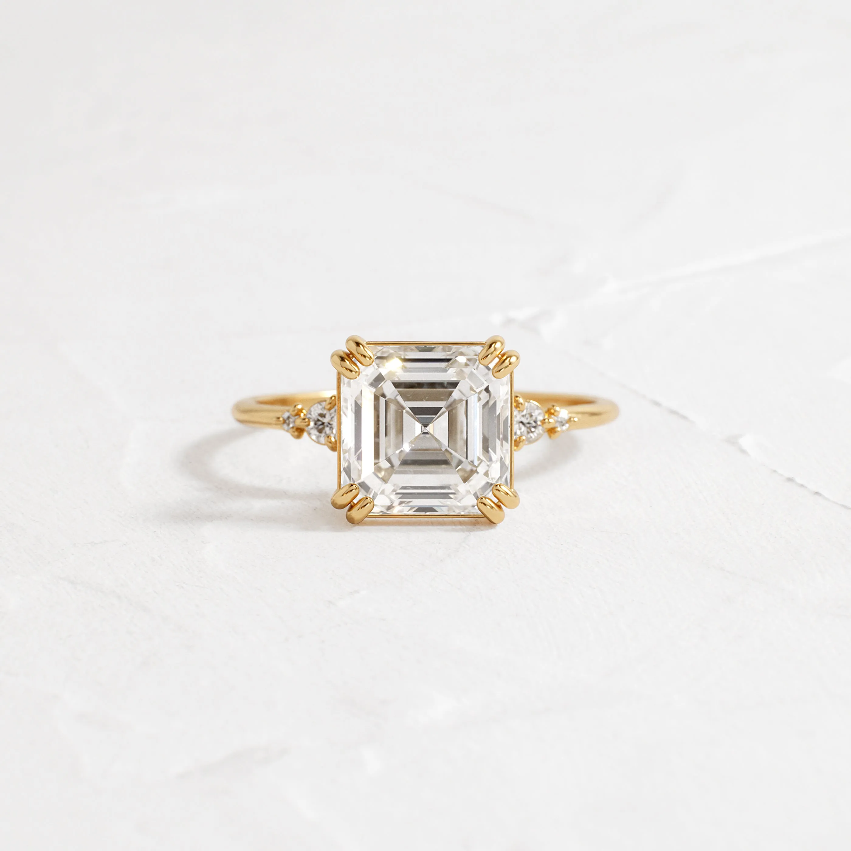 Pictorial Ring, Asscher Cut