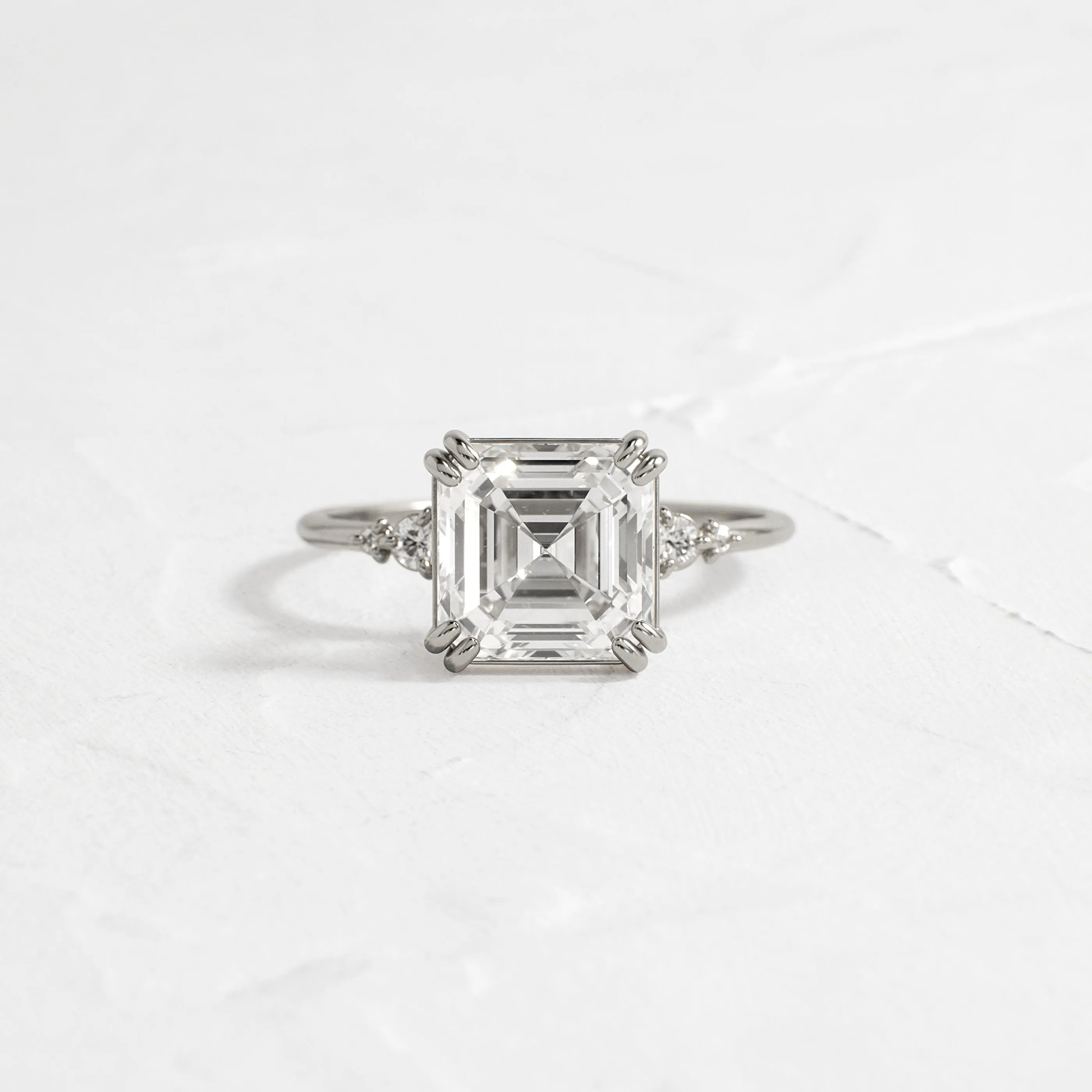 Pictorial Ring, Asscher Cut