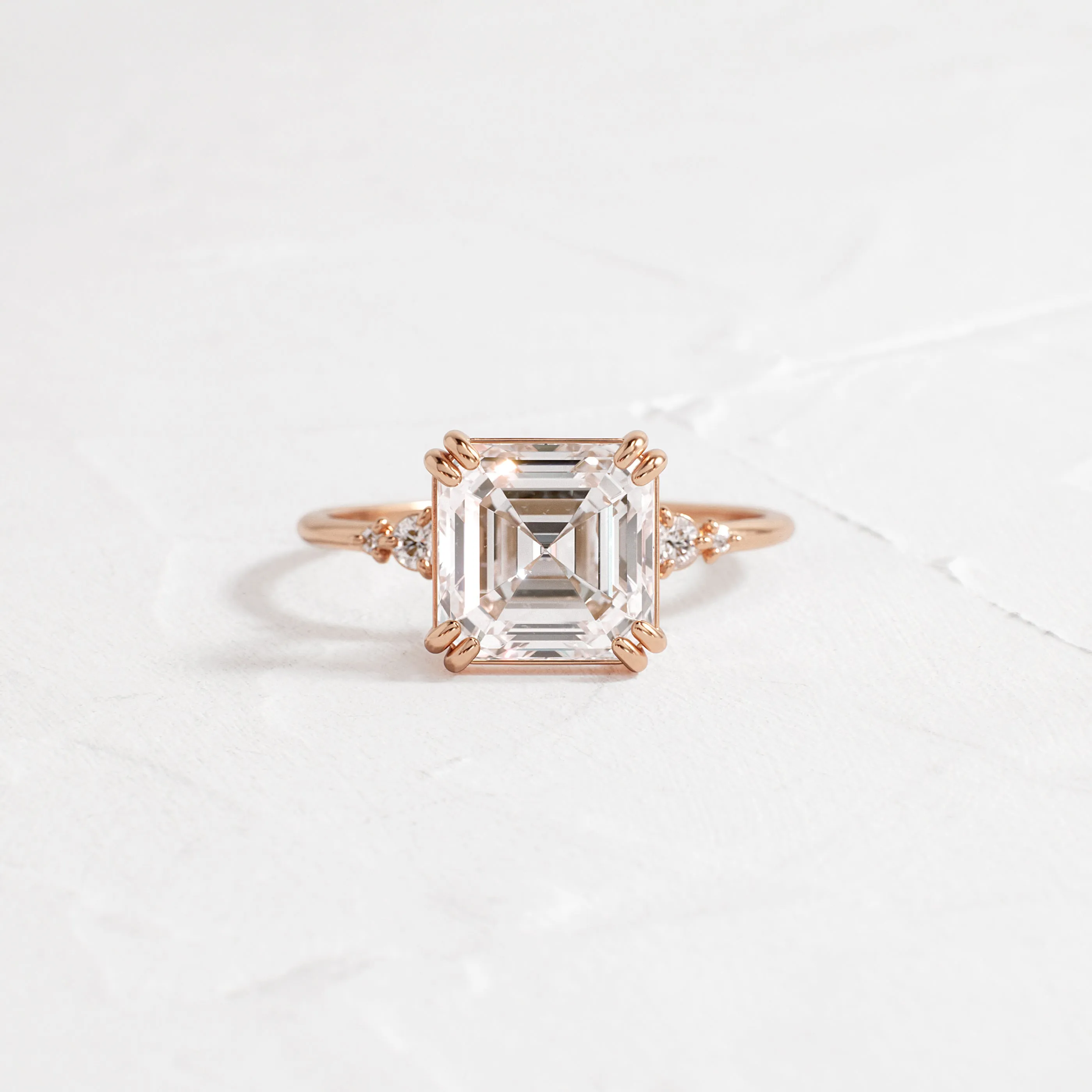 Pictorial Ring, Asscher Cut